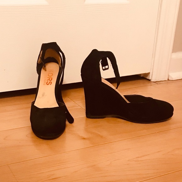 Black suede Kors Michael Kors platform wedge ankle strap shoes - Picture 2 of 15